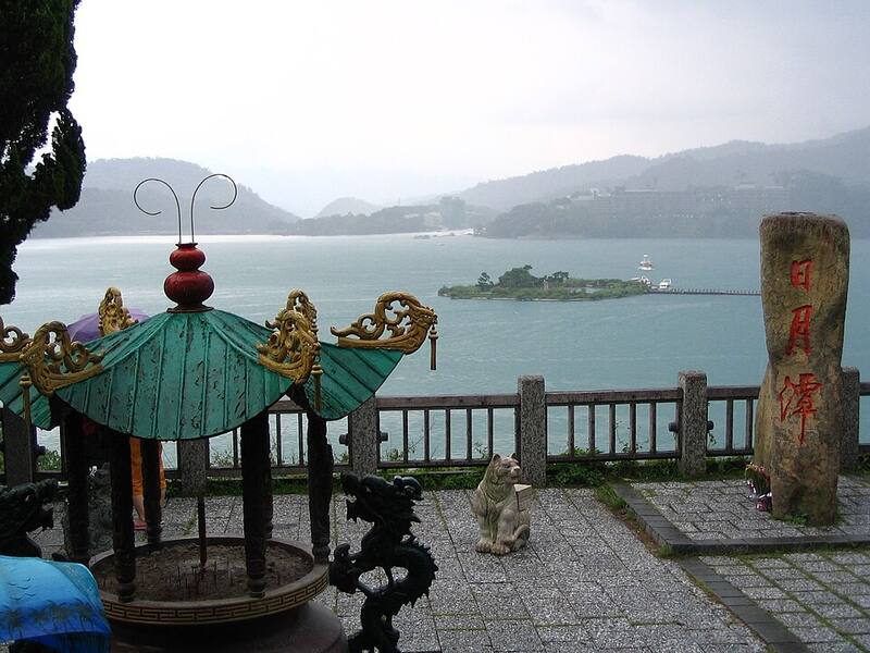 玄光寺:寺前眺望日月潭