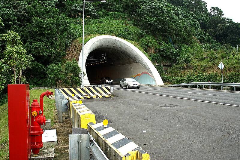雪山隧道:雪山隧道出口